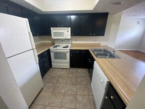 562 Woodland Ave, Unit #34 in Lexington, KY - Building Photo - Building Photo