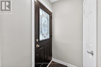 362 Rosedale Dr in Whitby, ON - Building Photo - Building Photo