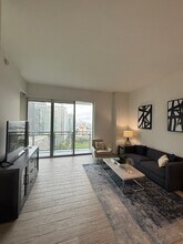 38 NW 35th St, Unit A2 in Miami, FL - Foto de edificio - Building Photo