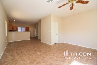 17610 N 17th Pl in Phoenix, AZ - Foto de edificio - Building Photo