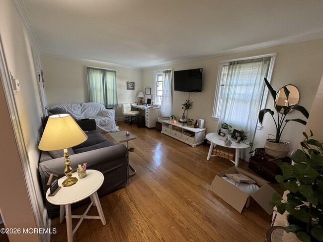 1080 Pine Ave in Union, NJ - Building Photo - Building Photo