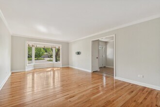 1205 Brian Cir in Libertyville, IL - Building Photo - Building Photo