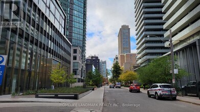 55-2055 Charles St E in Toronto, ON - Building Photo - Building Photo