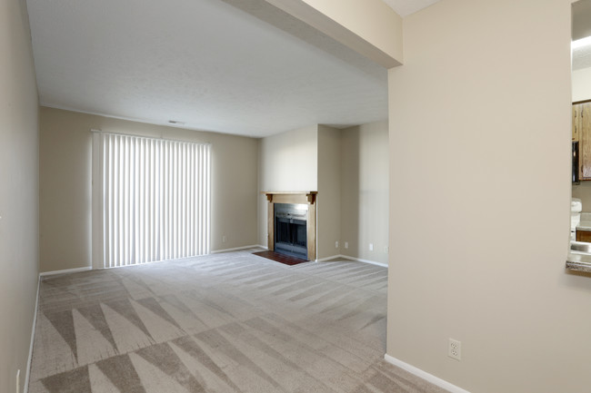 Howard Street Apartments in Omaha, NE - Building Photo - Interior Photo