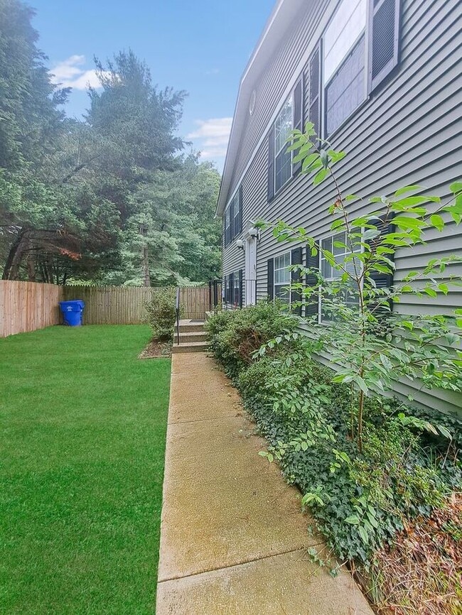 1015 Red Lion Ct in Waldorf, MD - Building Photo - Building Photo