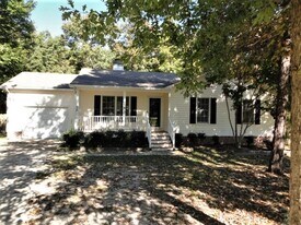 933 Magnolia Ridge Way in Fuquay Varina, NC - Building Photo