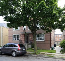 14 Norris Cres in Toronto, ON - Building Photo