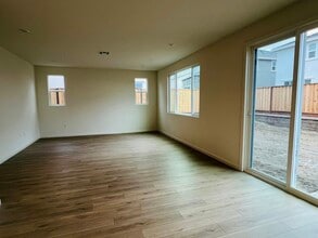 5433 Riverview Ln in Antioch, CA - Building Photo - Building Photo