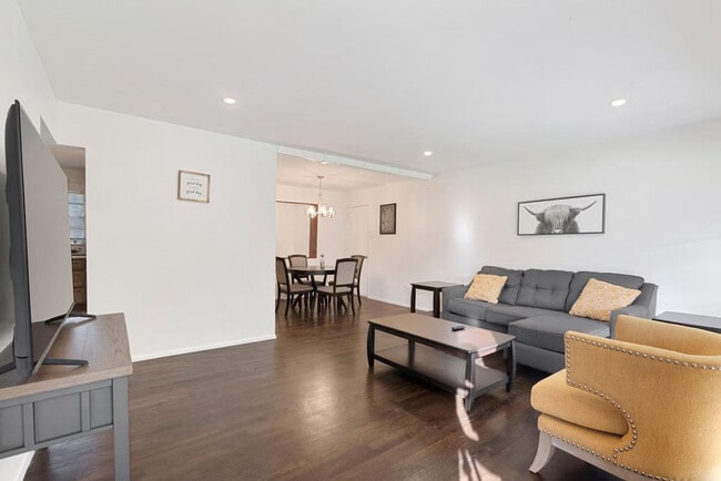 814 Holiday Ave in Hazelwood, MO - Building Photo - Building Photo