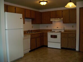 Pecan Place 2 Apartments in Green Bay, WI - Building Photo - Building Photo