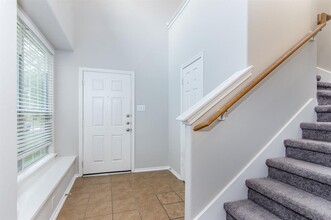 215 N Burberry Park Cir in Spring, TX - Building Photo - Building Photo