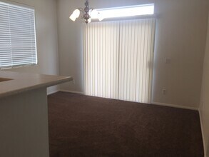 4250 Via Dana Ave in Las Vegas, NV - Foto de edificio - Building Photo