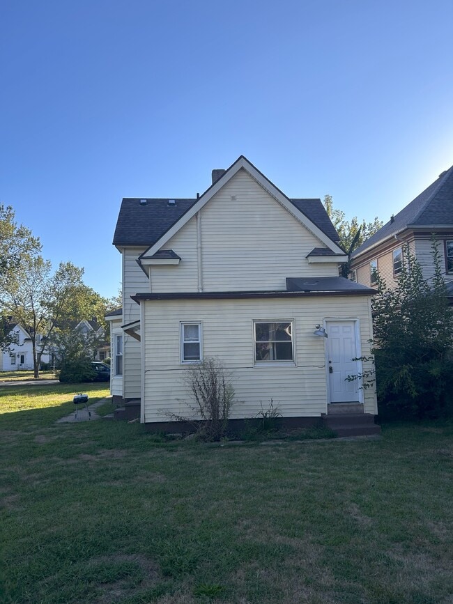 1106 Portage Ave in South Bend, IN - Building Photo - Building Photo