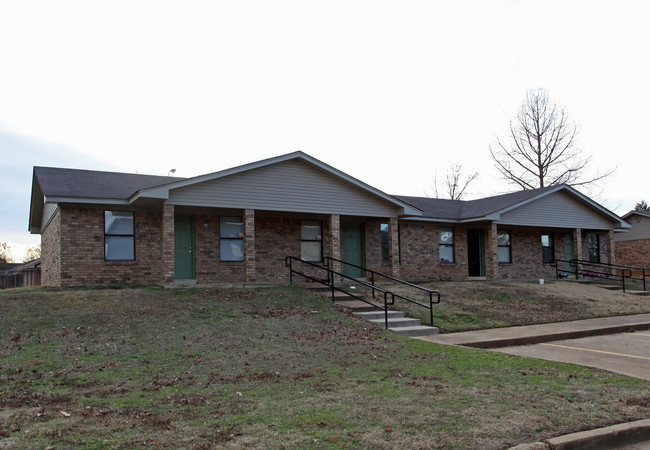 Parkway Place Apartments in Horn Lake, MS - Building Photo - Building Photo