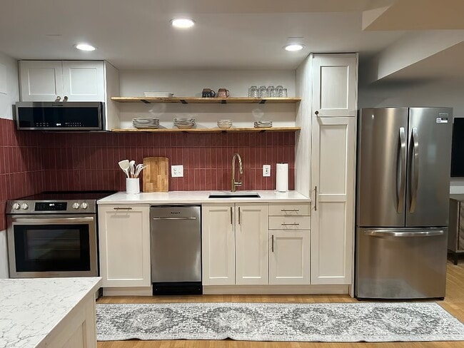 632 NE Russell St, Unit #2