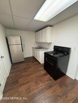 11 E 7th St, Unit 3 in Jacksonville, FL - Building Photo - Building Photo