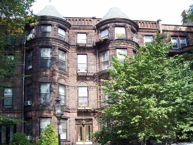 property at 385 Commonwealth Ave