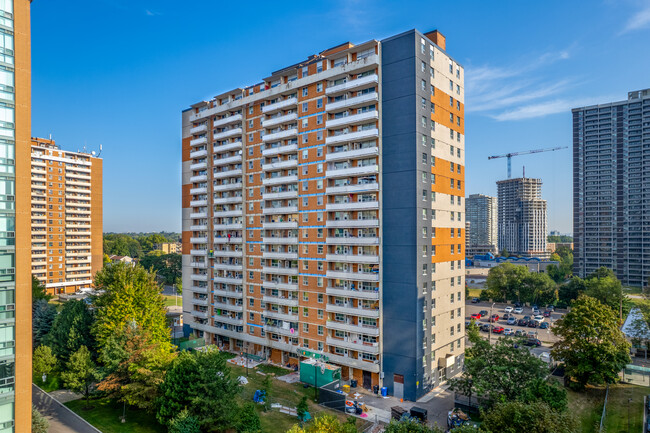 57 Mabelle Av in Toronto, ON - Building Photo - Building Photo