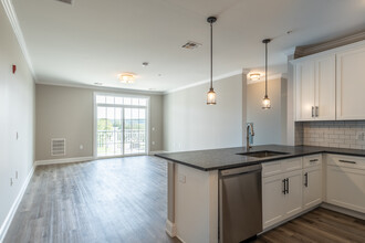 Bedminster Crossing in Bedminster, NJ - Building Photo - Interior Photo