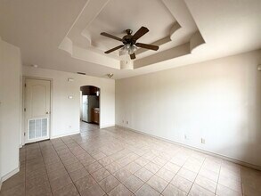 419 W Eistetter St in Laredo, TX - Building Photo - Building Photo