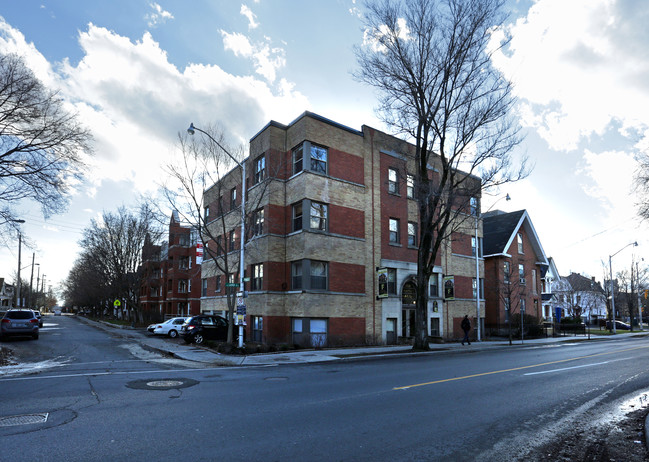 200 Laurier Ave E in Ottawa, ON - Building Photo - Building Photo