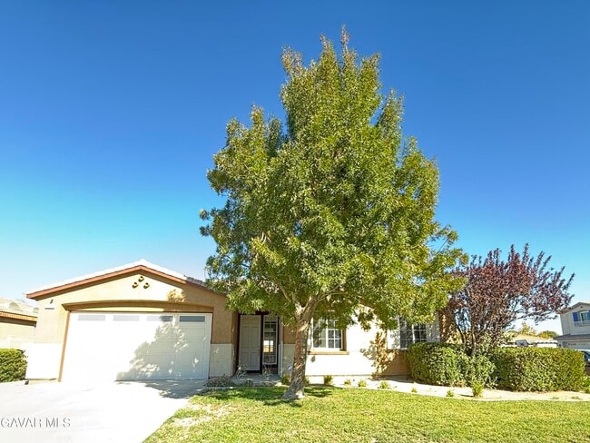 property at 1233 Wellington Dr