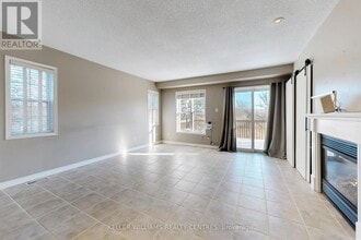 511 Winkworth Ct in Newmarket, ON - Building Photo - Building Photo