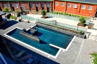 Southern Stove Lofts in Richmond, VA - Foto de edificio - Building Photo