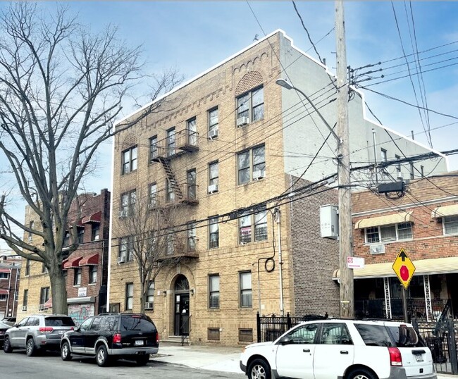 729 Adee Ave in Bronx, NY - Building Photo - Primary Photo