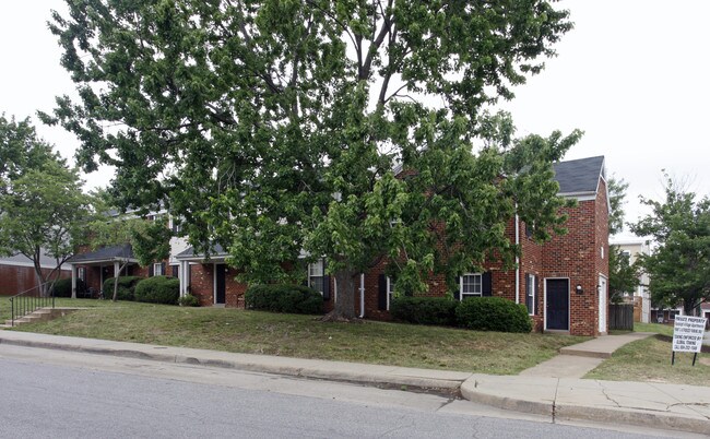 Randolph Village in Richmond, VA - Foto de edificio - Building Photo