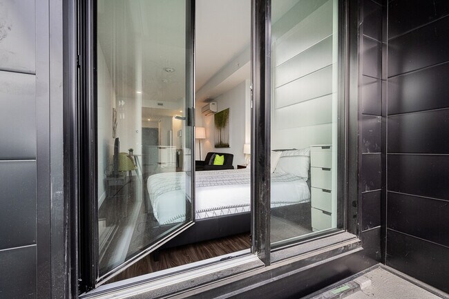 1415 Avenue Overdale in Montréal, QC - Building Photo - Building Photo