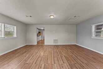 25 2nd Ave N in Texas City, TX - Building Photo - Building Photo