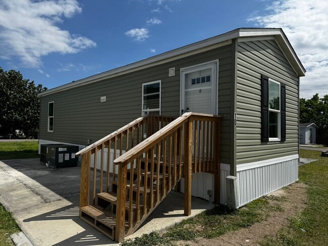 property at 7650 FL-78