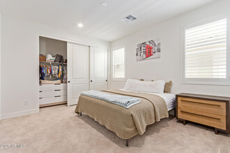 11839 N Luckenbach St in Surprise, AZ - Building Photo - Building Photo