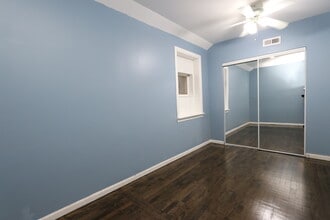 2242 N Mason Ave in Chicago, IL - Building Photo - Building Photo