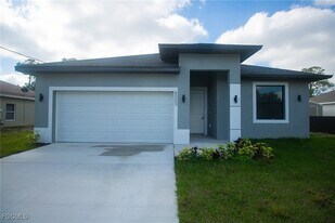 2906 16th St SW in Lehigh Acres, FL - Building Photo