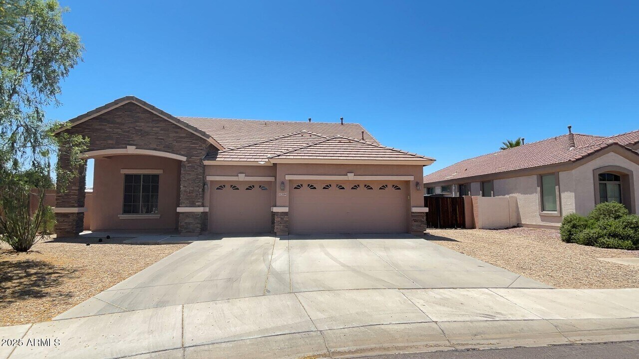 21504 N Geraldine Dr in Peoria, AZ - Foto de edificio