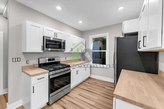 724-724 Adams St SE in Grand Rapids, MI - Building Photo - Building Photo