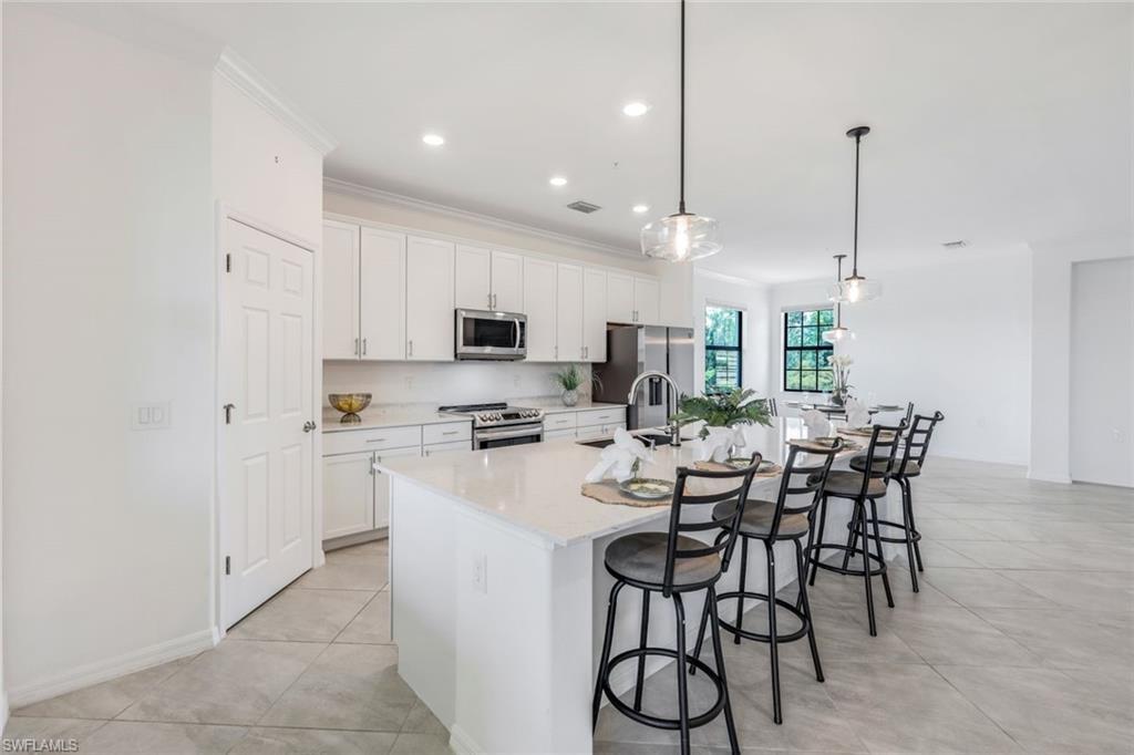 2375 Montserrat Ln in Naples, FL - Building Photo
