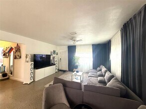 1441 Miami Rd in Fort Lauderdale, FL - Building Photo - Building Photo