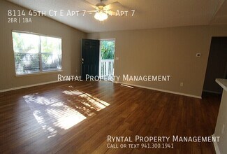 8114 45th Ct E in Sarasota, FL - Foto de edificio - Building Photo