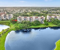 14623 Bonaire Blvd in Delray Beach, FL - Building Photo