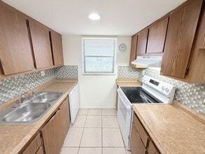 2000 N Congress Ave in West Palm Beach, FL - Building Photo - Building Photo