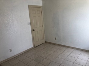 2000 S 32nd St in McAllen, TX - Building Photo - Building Photo