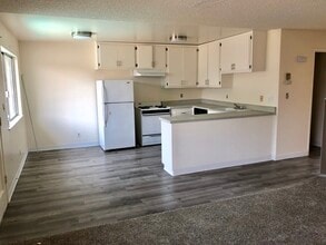 306 S Church St in Ione, CA - Building Photo - Building Photo