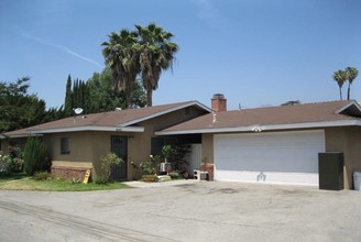 2041-2051 S Myrtle Ave in Monrovia, CA - Building Photo - Building Photo