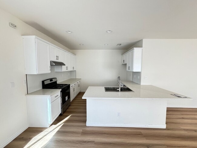 45426 Stanridge Ave in Lancaster, CA - Building Photo - Building Photo