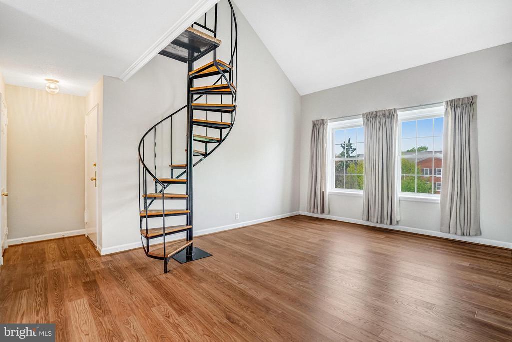 4812 30th St S in Arlington, VA - Building Photo