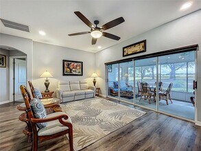 27327 Roanoke Dr in Leesburg, FL - Foto de edificio - Building Photo