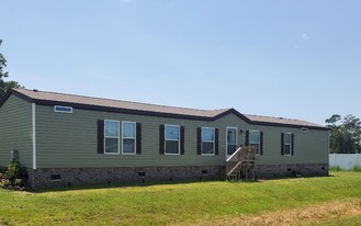936 Pineclair Dr SW in Calabash, NC - Building Photo